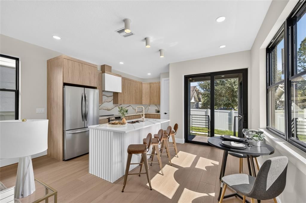 En Venta: $599,000 (4 camas, 3 baños, 2164 Pies cuadrados)