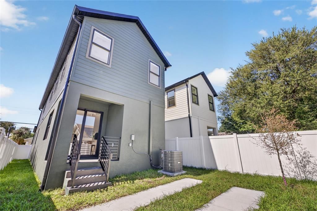 En Venta: $599,000 (4 camas, 3 baños, 2164 Pies cuadrados)