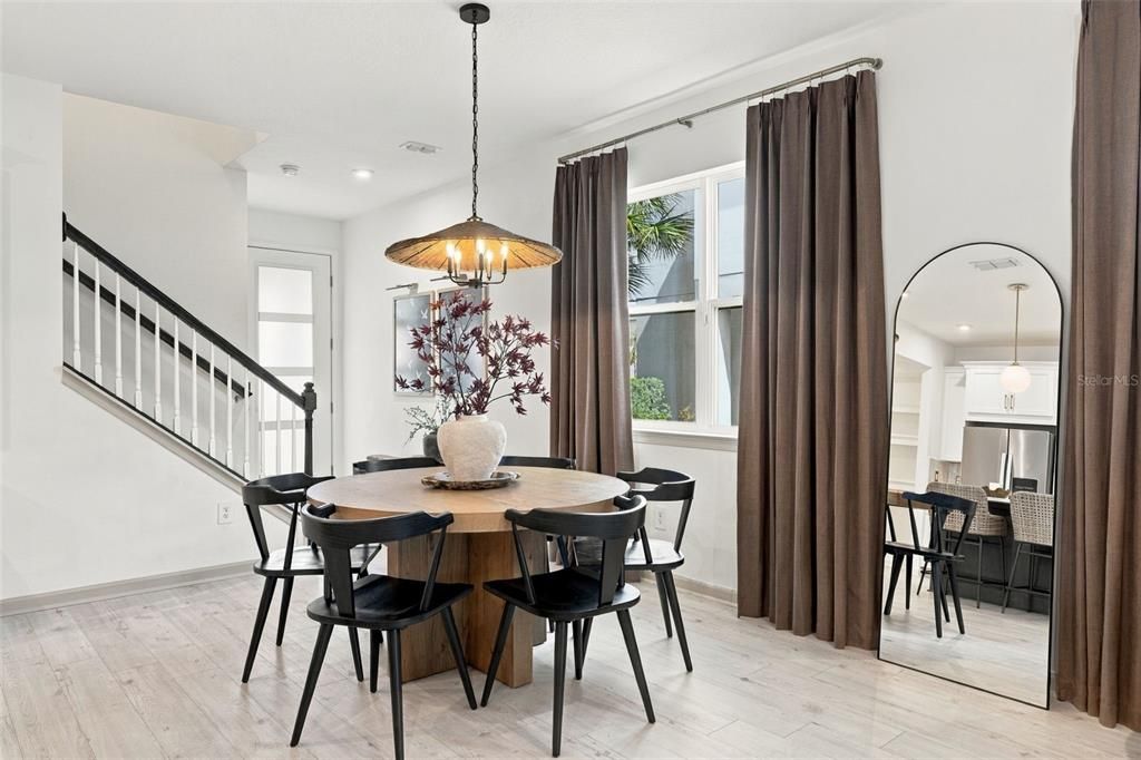 En Venta: $449,900 (4 camas, 3 baños, 2586 Pies cuadrados)