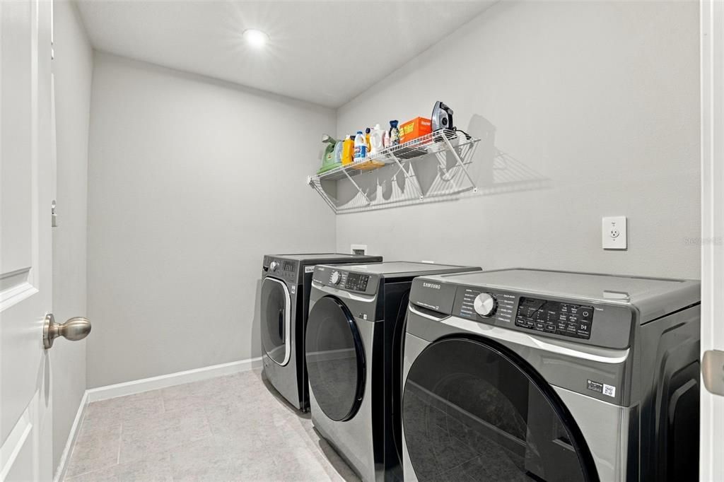 En Venta: $449,900 (4 camas, 3 baños, 2586 Pies cuadrados)