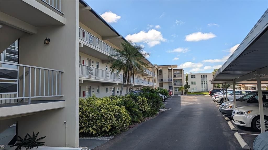 For Sale: $119,999 (1 beds, 1 baths, 745 Square Feet)