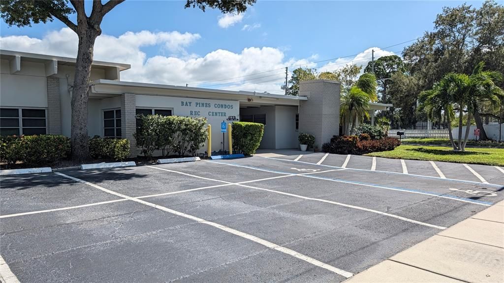 For Sale: $119,999 (1 beds, 1 baths, 745 Square Feet)