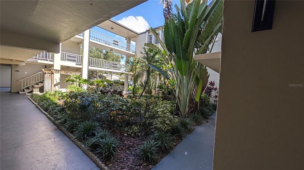 For Sale: $119,999 (1 beds, 1 baths, 745 Square Feet)