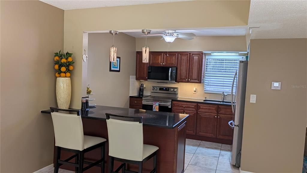 For Sale: $119,999 (1 beds, 1 baths, 745 Square Feet)