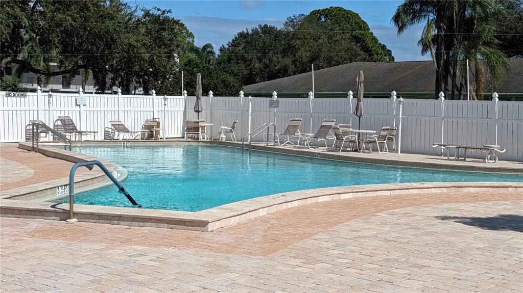 For Sale: $119,999 (1 beds, 1 baths, 745 Square Feet)
