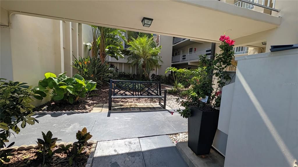 For Sale: $119,999 (1 beds, 1 baths, 745 Square Feet)