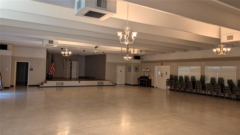 For Sale: $119,999 (1 beds, 1 baths, 745 Square Feet)