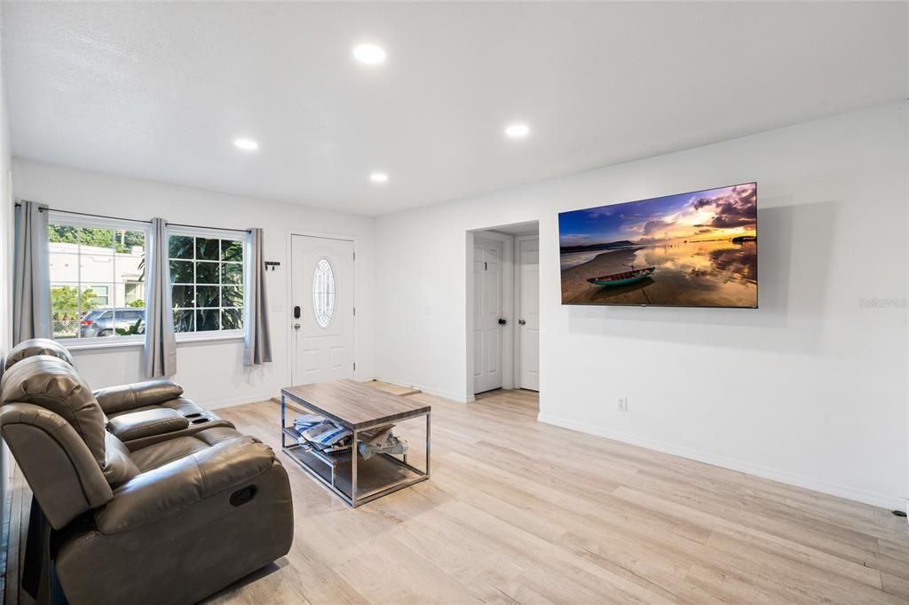 En Venta: $524,999 (5 camas, 3 baños, 2143 Pies cuadrados)