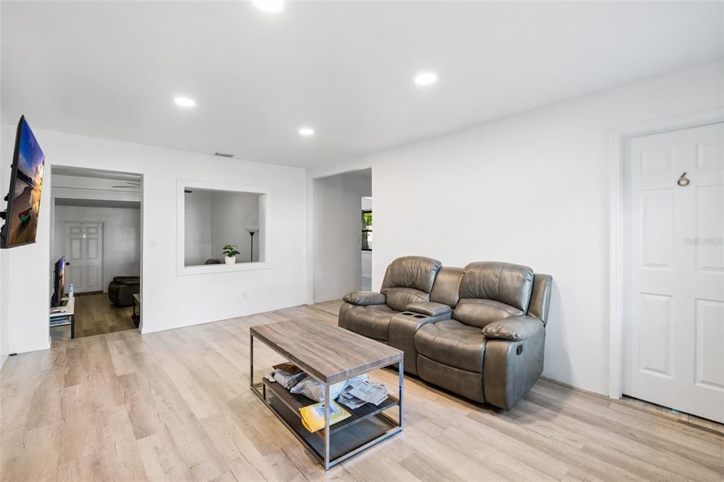 En Venta: $524,999 (5 camas, 3 baños, 2143 Pies cuadrados)