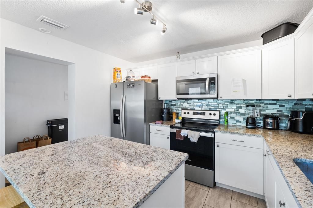En Venta: $524,999 (5 camas, 3 baños, 2143 Pies cuadrados)