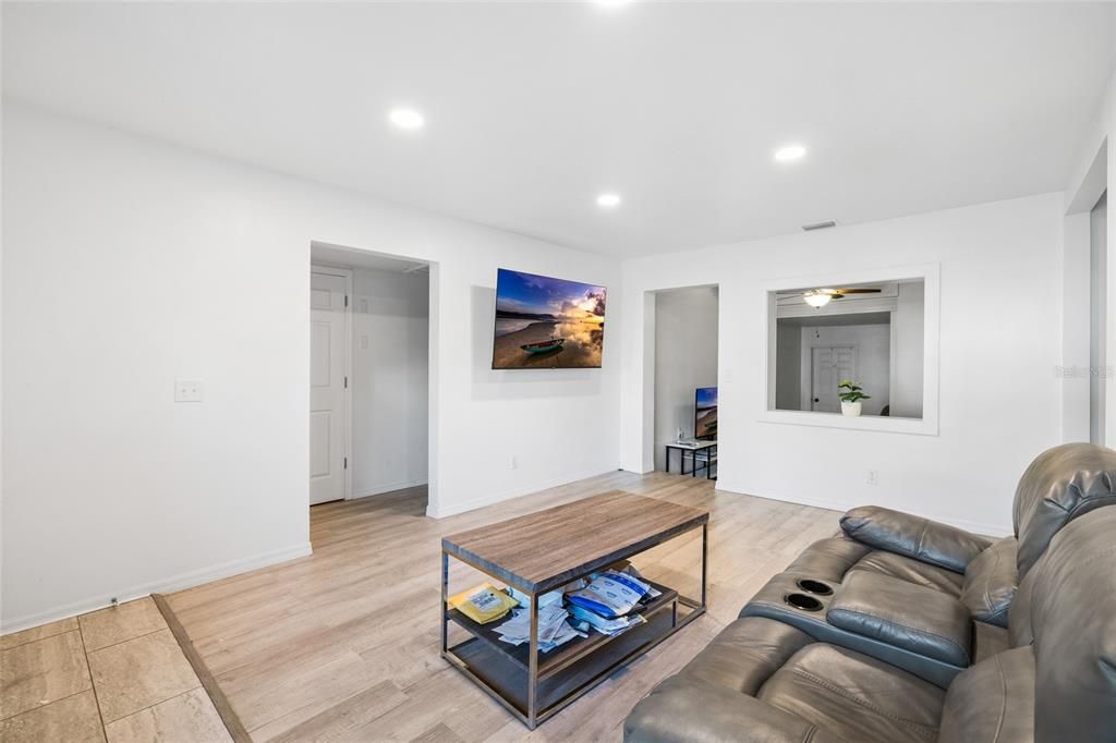 En Venta: $524,999 (5 camas, 3 baños, 2143 Pies cuadrados)