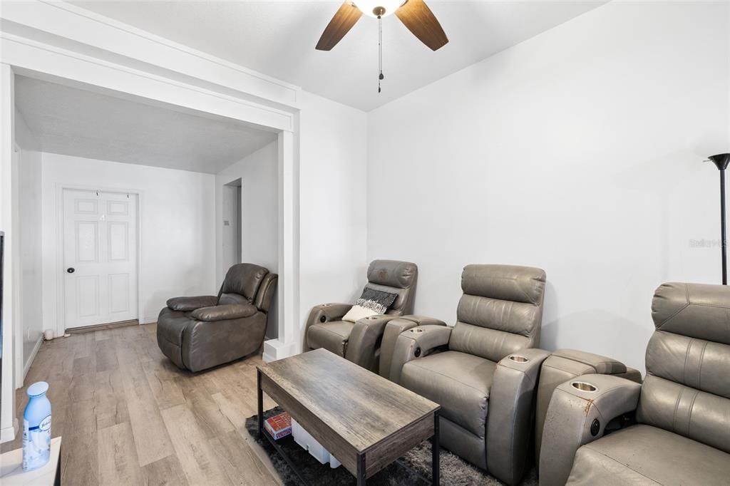 En Venta: $524,999 (5 camas, 3 baños, 2143 Pies cuadrados)