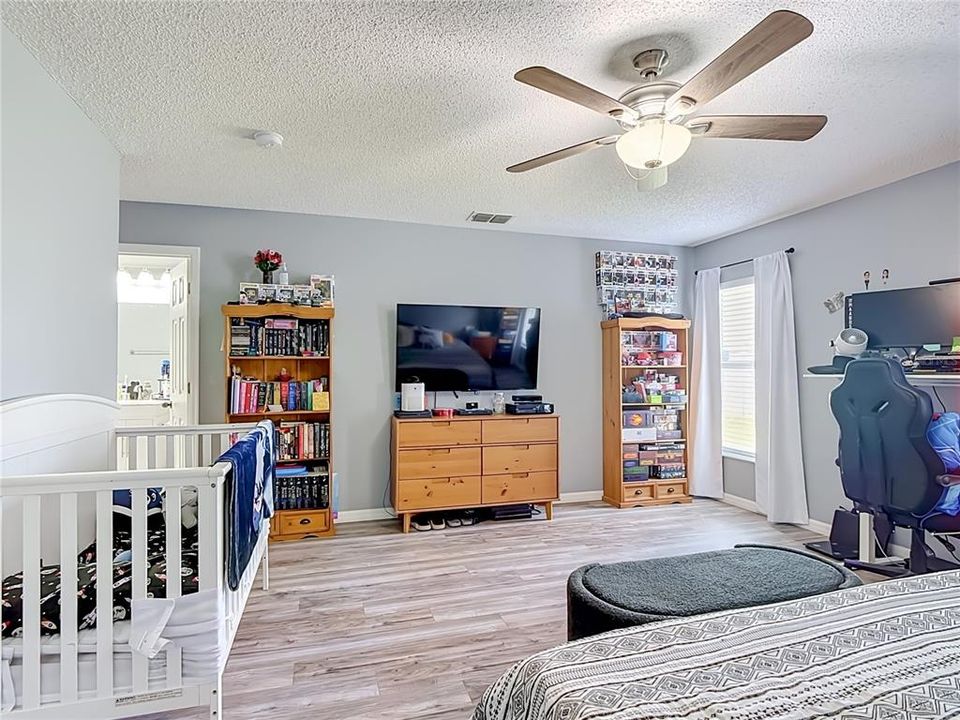 For Rent: $2,600 (3 beds, 2 baths, 1684 Square Feet)