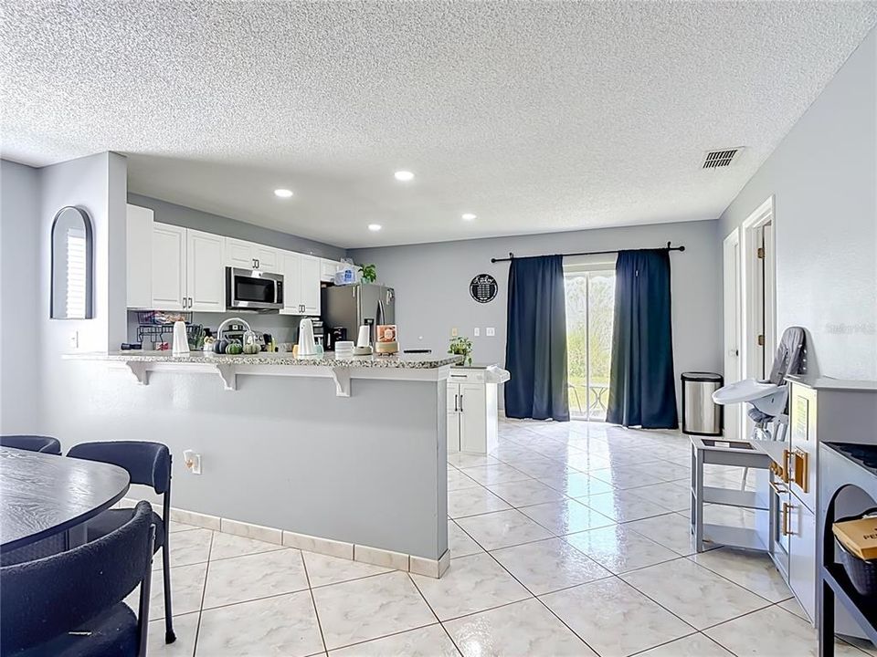 For Rent: $2,600 (3 beds, 2 baths, 1684 Square Feet)