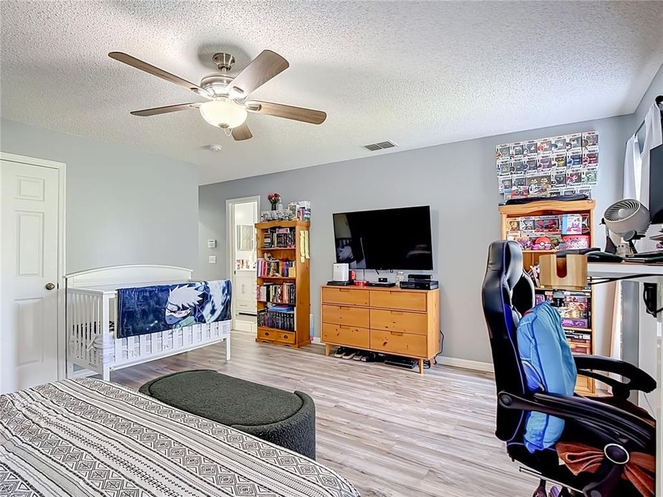 For Rent: $2,600 (3 beds, 2 baths, 1684 Square Feet)