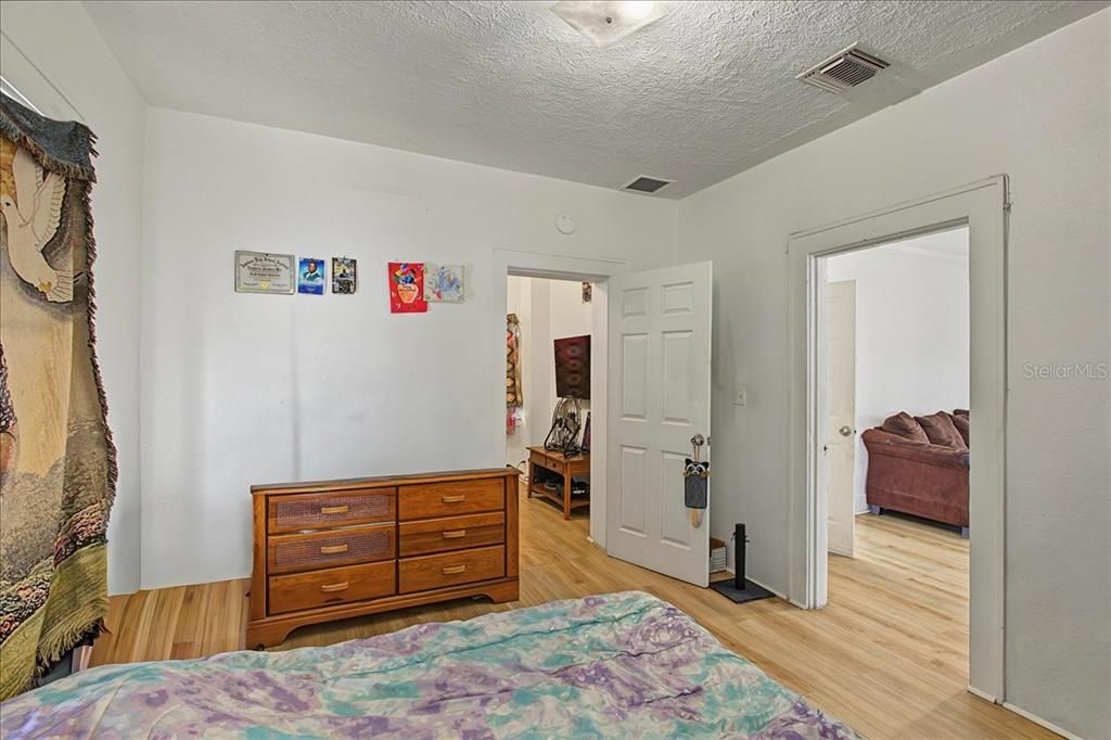 待售: $430,989 (4 贝兹, 2 浴室, 1628 平方英尺)