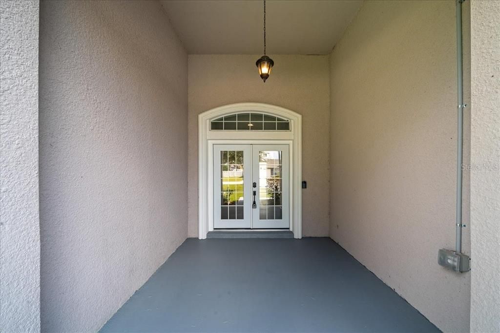 For Sale: $450,000 (5 beds, 3 baths, 2516 Square Feet)