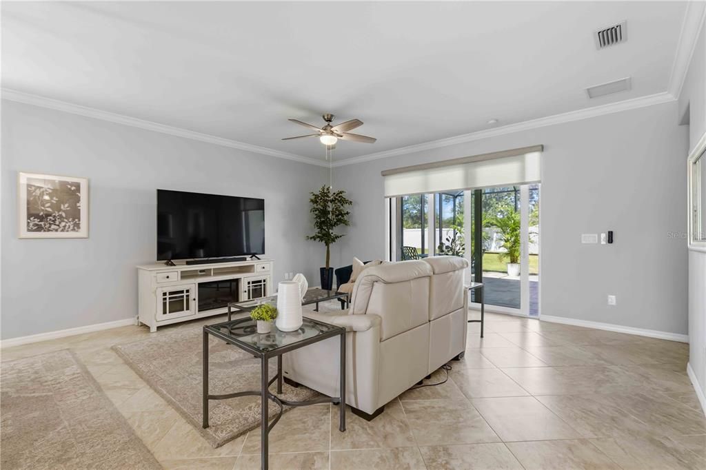 En Venta: $545,000 (3 camas, 3 baños, 2016 Pies cuadrados)