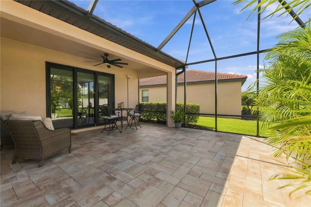 En Venta: $545,000 (3 camas, 3 baños, 2016 Pies cuadrados)