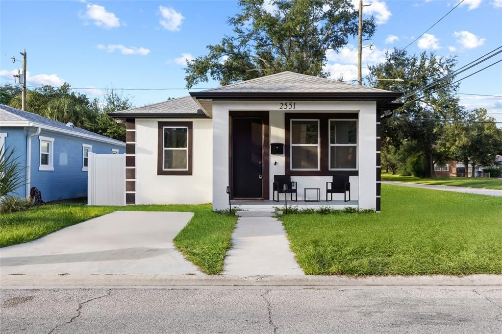 На продажу: $419,999 (4 спален, 2 ванн, 1316 Квадратных фут)