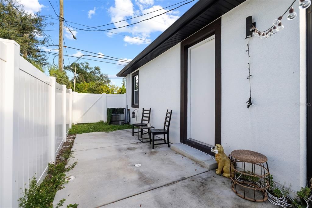 На продажу: $419,999 (4 спален, 2 ванн, 1316 Квадратных фут)