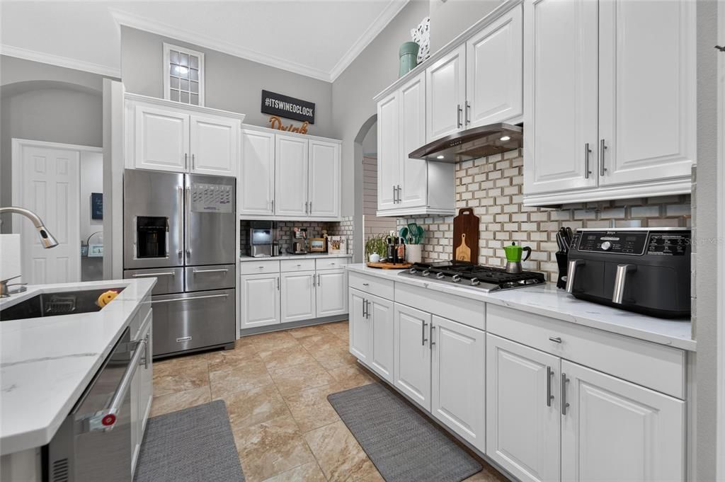 En Venta: $850,000 (4 camas, 3 baños, 3184 Pies cuadrados)