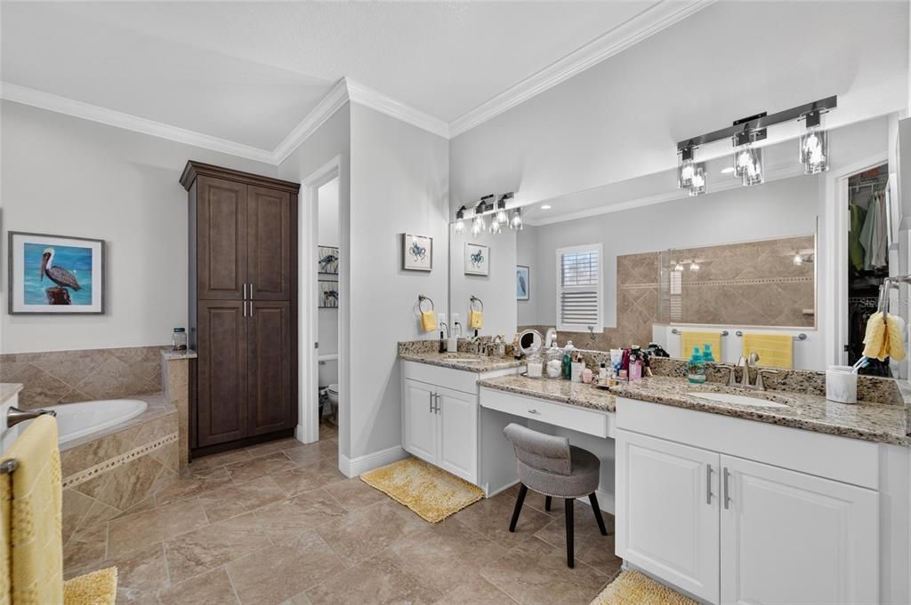 En Venta: $850,000 (4 camas, 3 baños, 3184 Pies cuadrados)