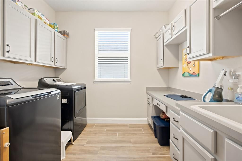 En Venta: $425,000 (2 camas, 2 baños, 2054 Pies cuadrados)