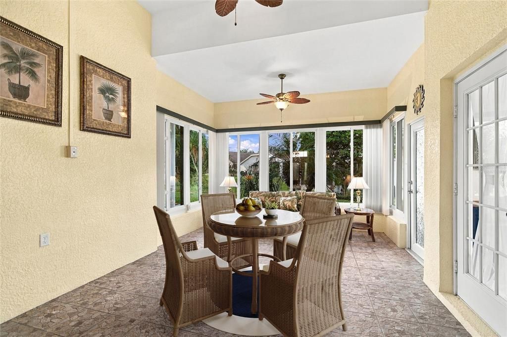 En Venta: $339,900 (2 camas, 2 baños, 2003 Pies cuadrados)