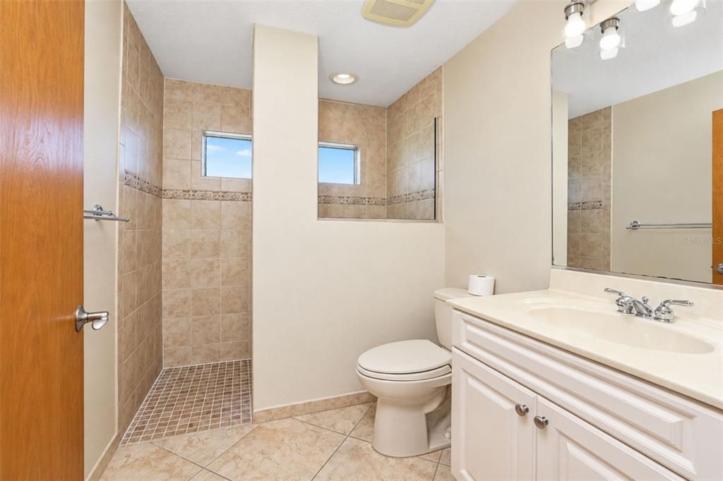 For Sale: $345,000 (2 beds, 2 baths, 1657 Square Feet)