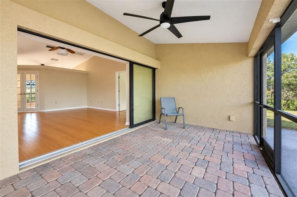 For Sale: $345,000 (2 beds, 2 baths, 1657 Square Feet)