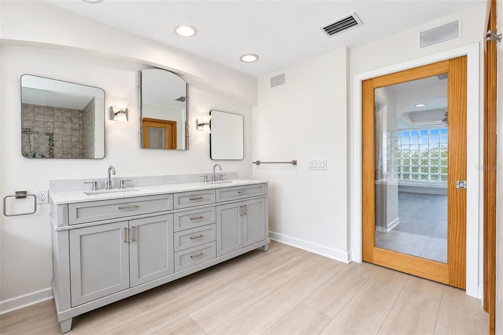 For Sale: $345,000 (2 beds, 2 baths, 1657 Square Feet)