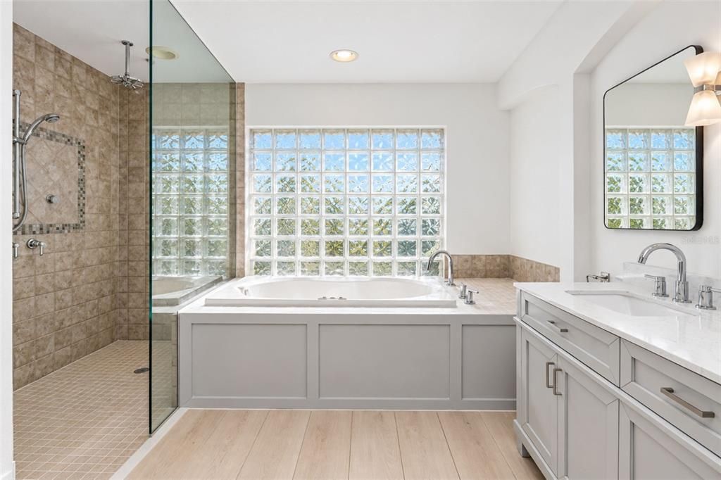 For Sale: $345,000 (2 beds, 2 baths, 1657 Square Feet)