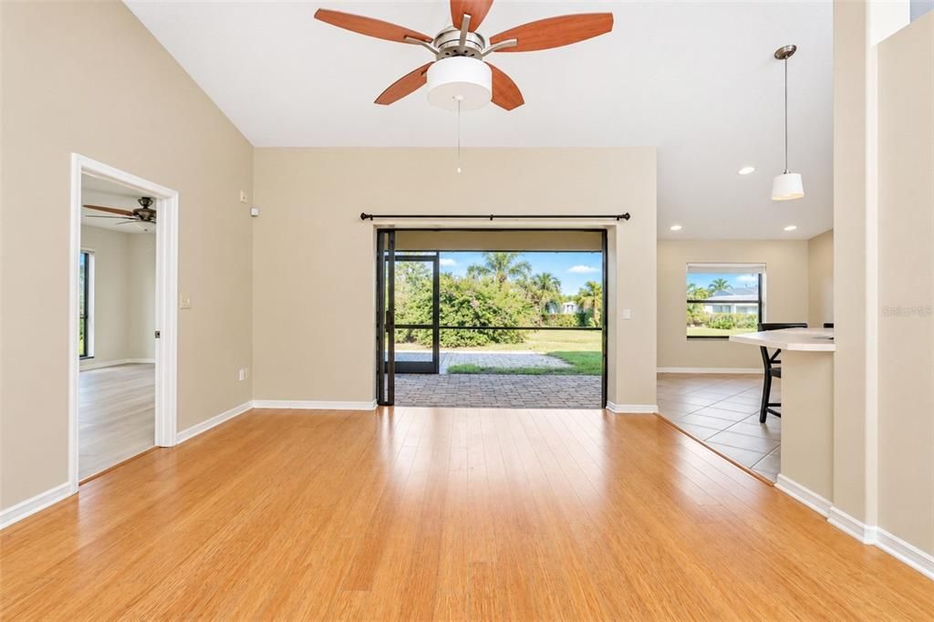 For Sale: $345,000 (2 beds, 2 baths, 1657 Square Feet)