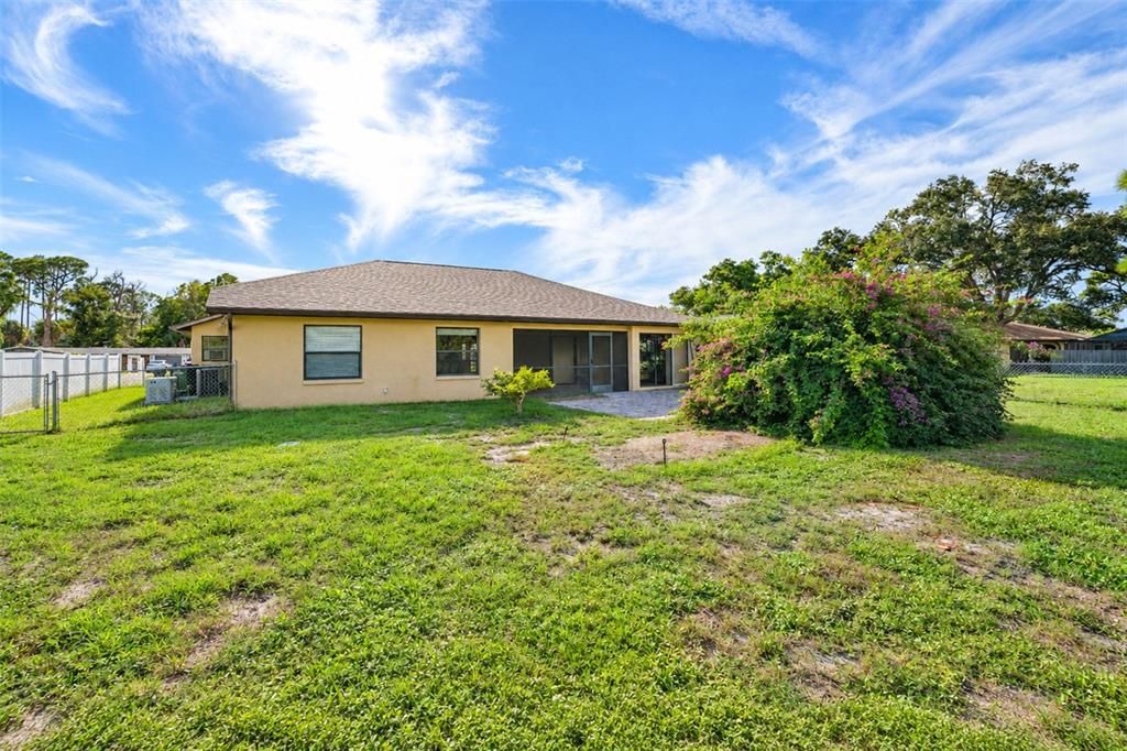 For Sale: $345,000 (2 beds, 2 baths, 1657 Square Feet)