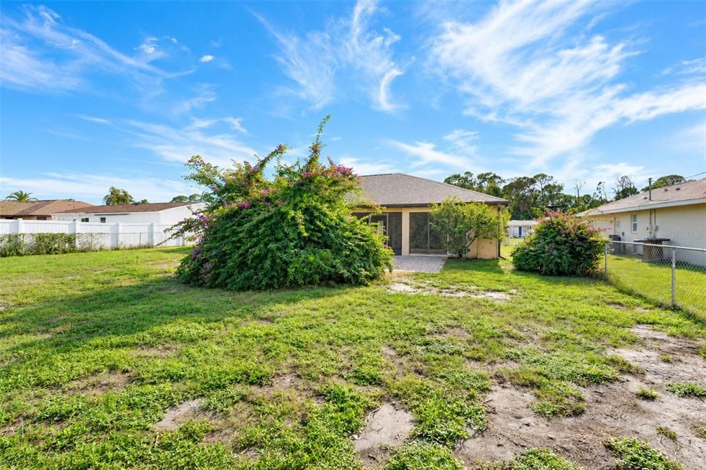 For Sale: $345,000 (2 beds, 2 baths, 1657 Square Feet)