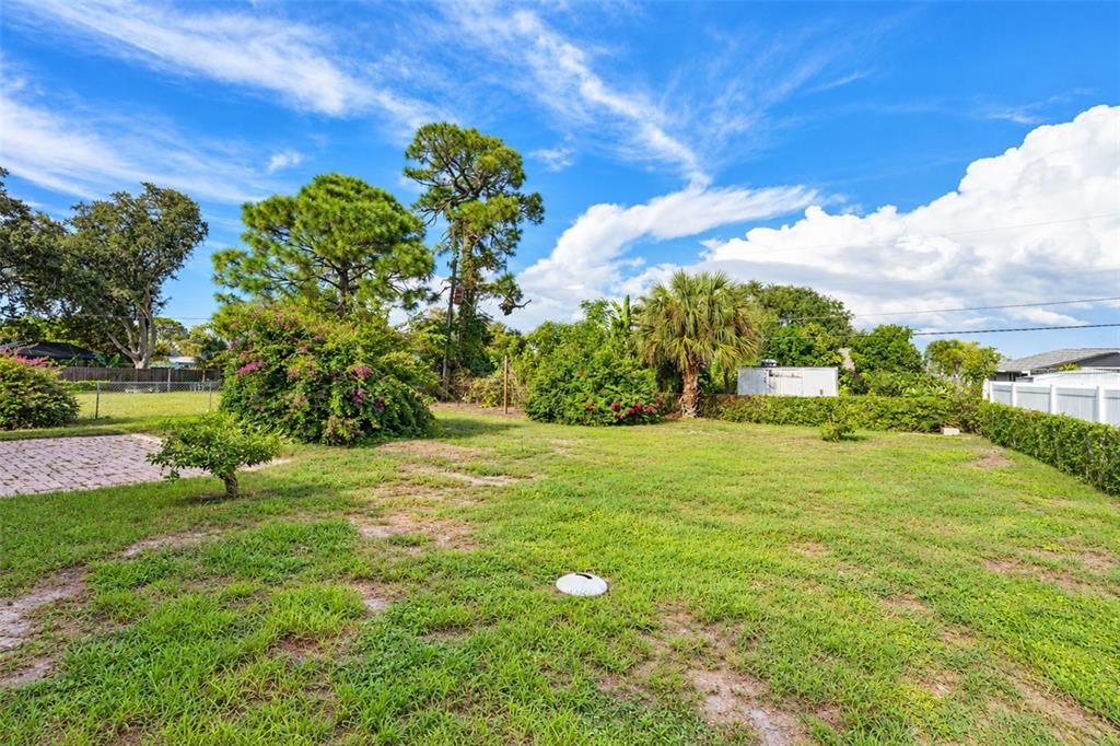 For Sale: $345,000 (2 beds, 2 baths, 1657 Square Feet)