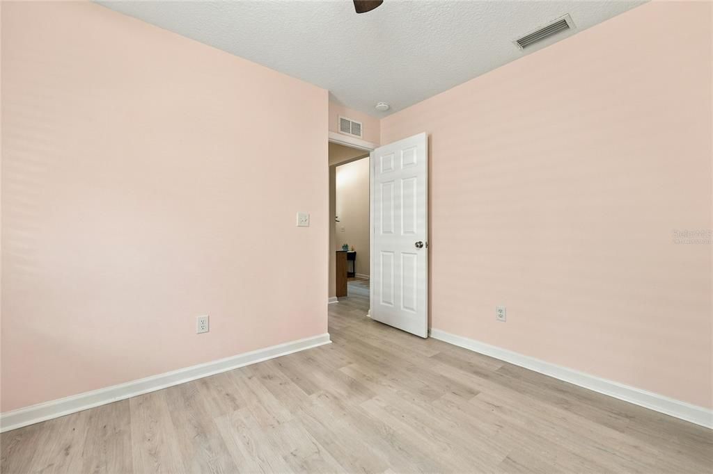 En Venta: $320,000 (3 camas, 2 baños, 1645 Pies cuadrados)