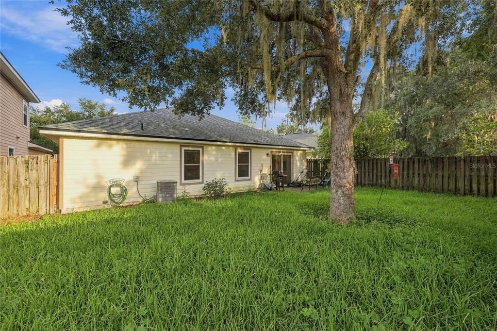 En Venta: $320,000 (3 camas, 2 baños, 1645 Pies cuadrados)