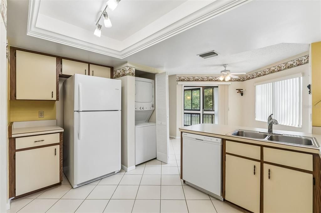 На продажу: $185,000 (2 спален, 2 ванн, 1098 Квадратных фут)