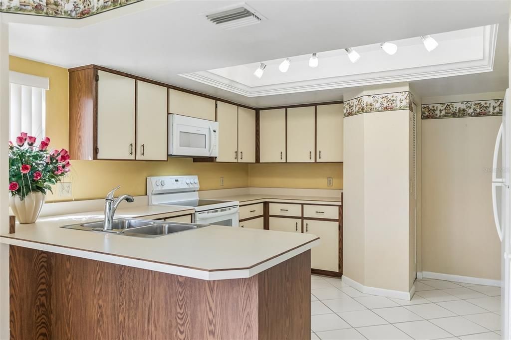 На продажу: $185,000 (2 спален, 2 ванн, 1098 Квадратных фут)
