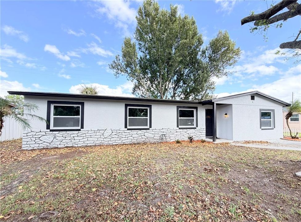 En Venta: $365,000 (4 camas, 2 baños, 1507 Pies cuadrados)
