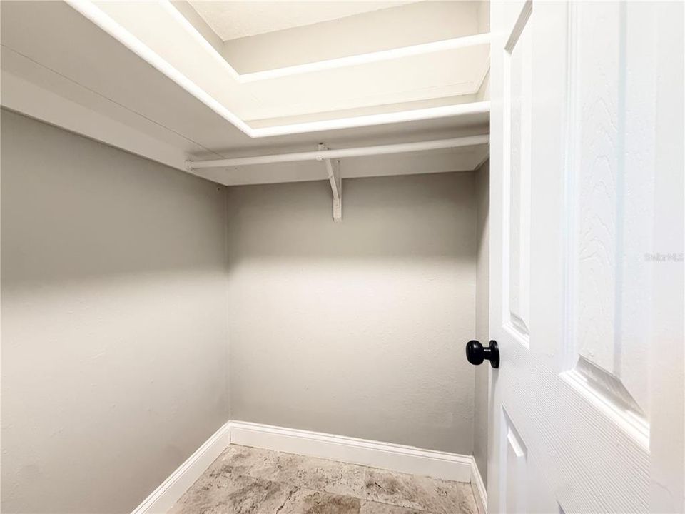 En Venta: $365,000 (4 camas, 2 baños, 1507 Pies cuadrados)