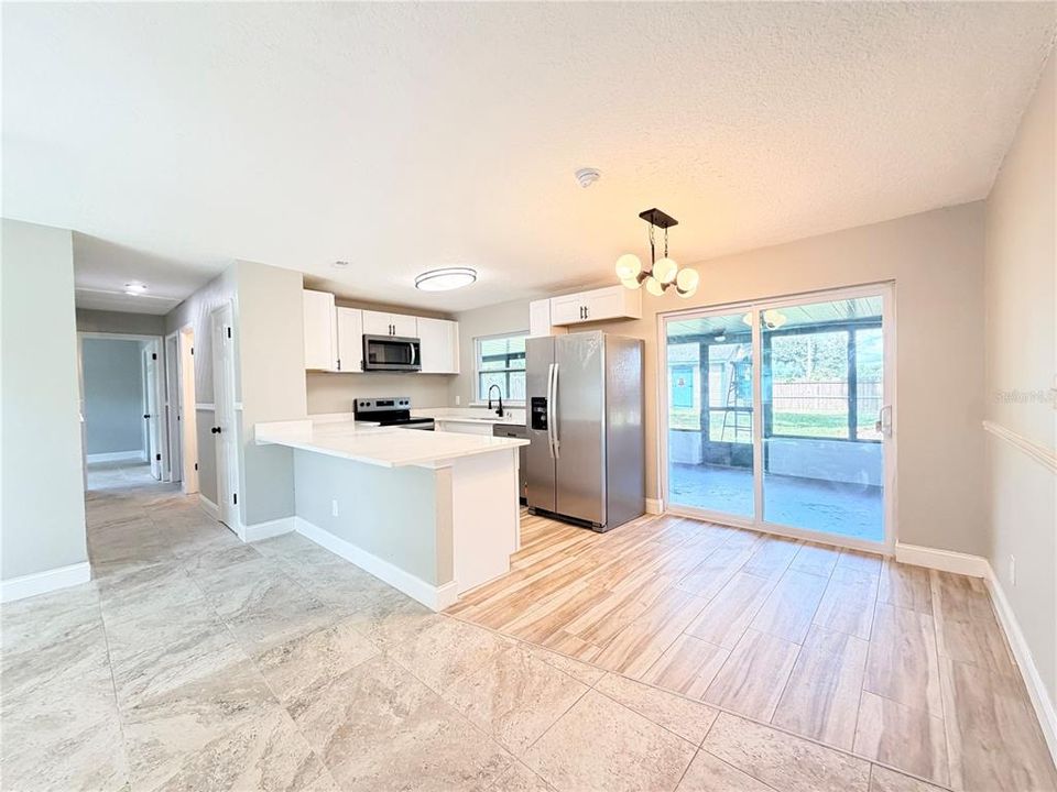 En Venta: $365,000 (4 camas, 2 baños, 1507 Pies cuadrados)