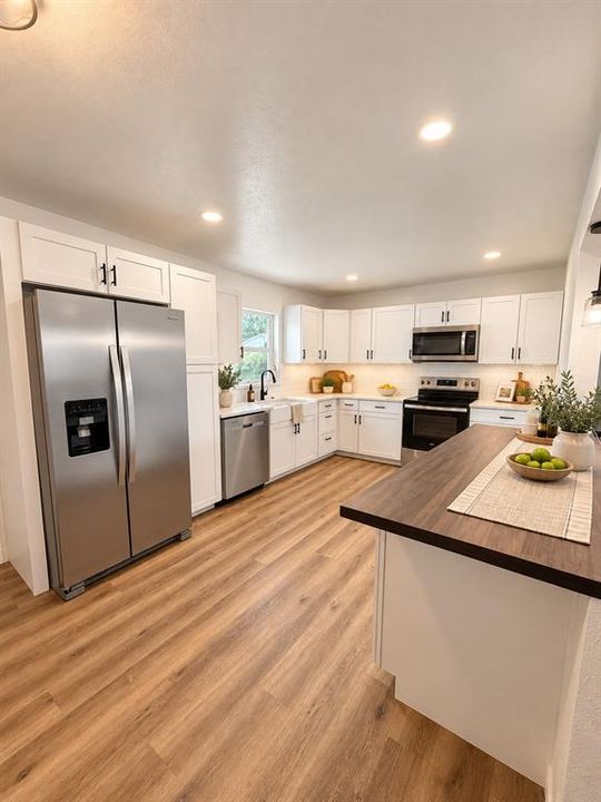 For Rent: $2,200 (3 beds, 2 baths, 1439 Square Feet)