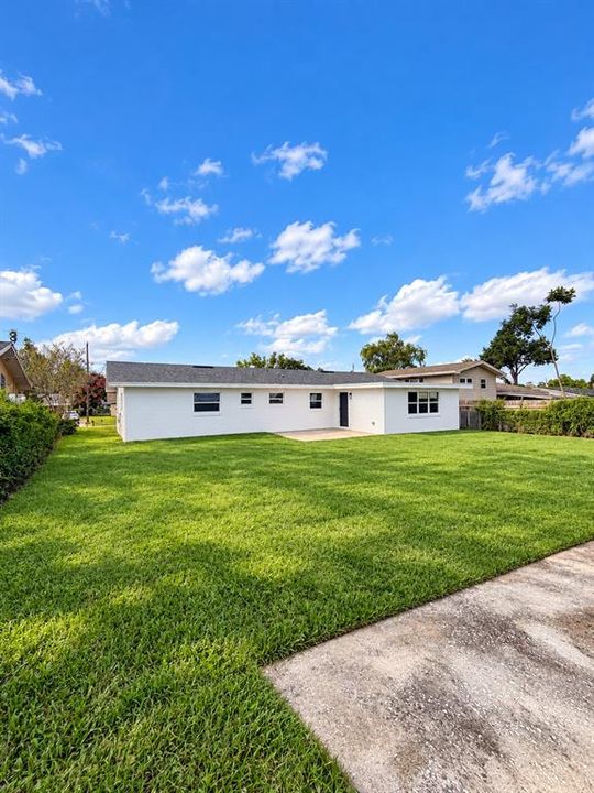 For Rent: $2,200 (3 beds, 2 baths, 1439 Square Feet)
