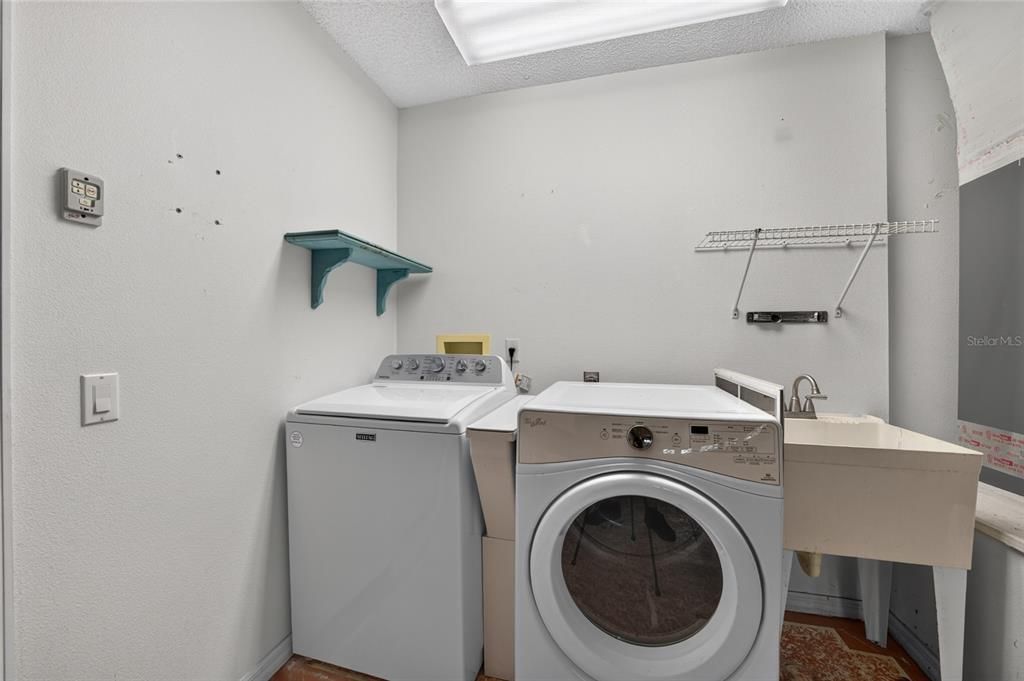 En Venta: $359,900 (2 camas, 2 baños, 1622 Pies cuadrados)