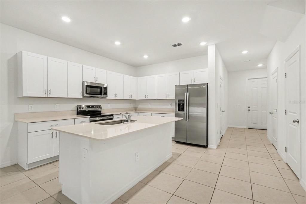 For Sale: $250,000 (3 beds, 2 baths, 1801 Square Feet)
