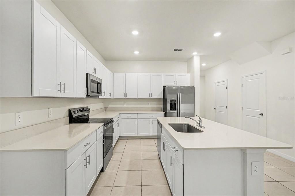 For Sale: $250,000 (3 beds, 2 baths, 1801 Square Feet)