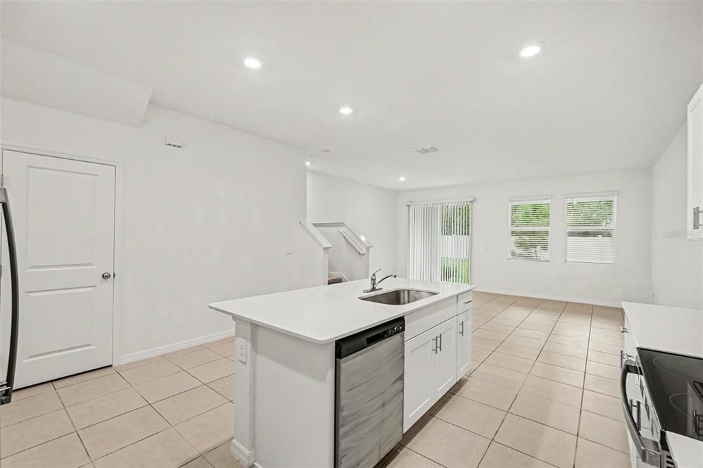 For Sale: $250,000 (3 beds, 2 baths, 1801 Square Feet)